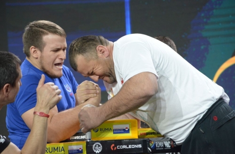 PROFESSIONAL ARMWRESTLING WORLD CUP FOR DISABLED TUESDAY – PHOTOS # Armwrestling # Armpower.net
