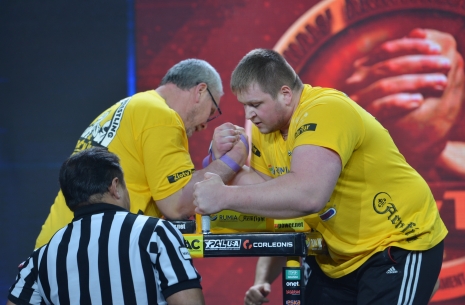 Dmitry Silaev debuts in professional armwrestling # Armwrestling # Armpower.net
