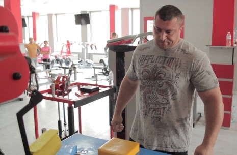 Андрей Пушкарь сильнее всех в натяжке на пальцы. # Aрмспорт # Armsport # Armpower.net